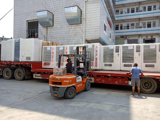 गैर रेफ्रिजेरेटेड बीच तौलिया स्विमिंग सूट वेंडिंग मशीन 220V 50HZ